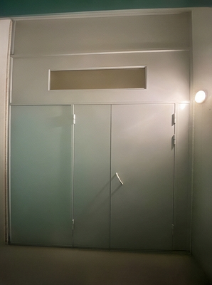 Дверь-перегородка со стеклом Дверь-перегородка со стеклом