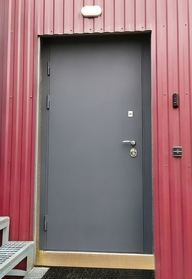 Уличная металлическая дверь Уличная металлическая дверь