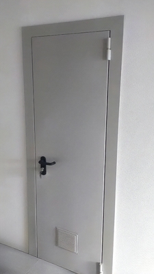 Узкая дверь с вентиляцией Узкая дверь с вентиляцией