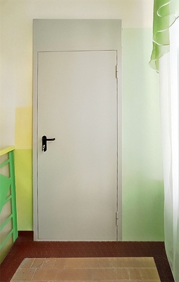 Дверь в образовательном центре