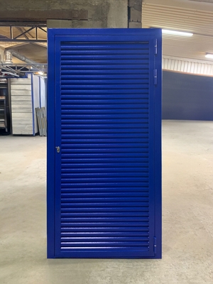 Синие одностворчатые ставни